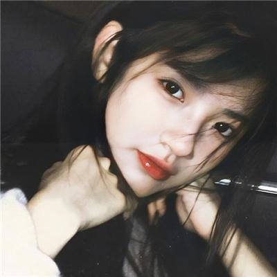 衣衫褴褛的罗尼